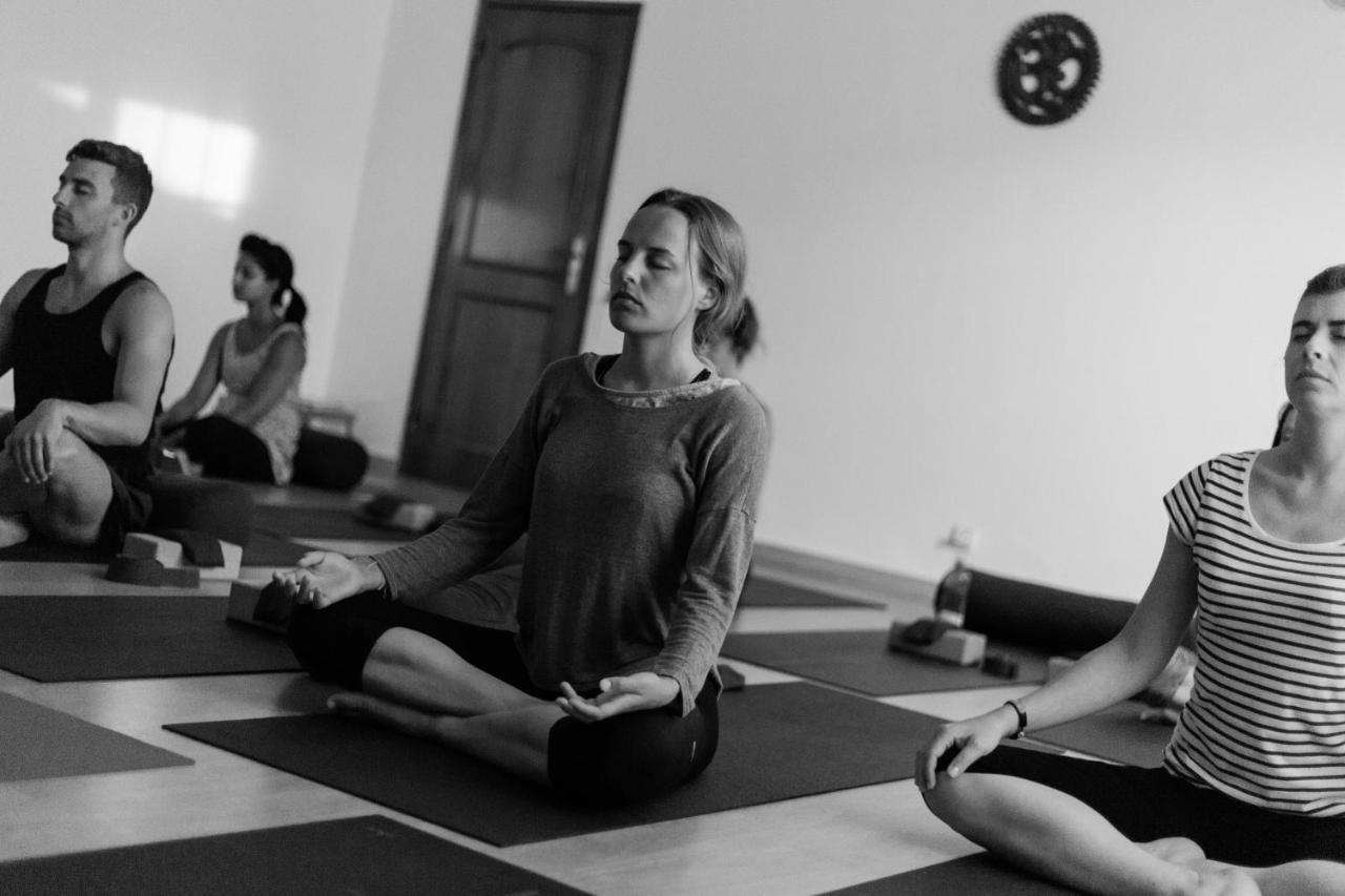 Surf Yoga Ericeira Guest House Eksteriør billede